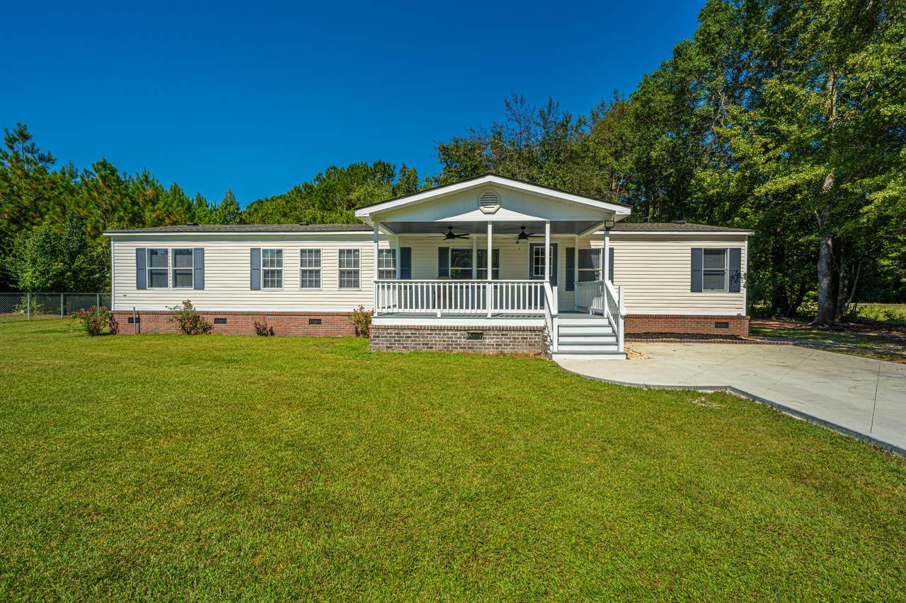 406 Fairwoods Lane - Photo 1
