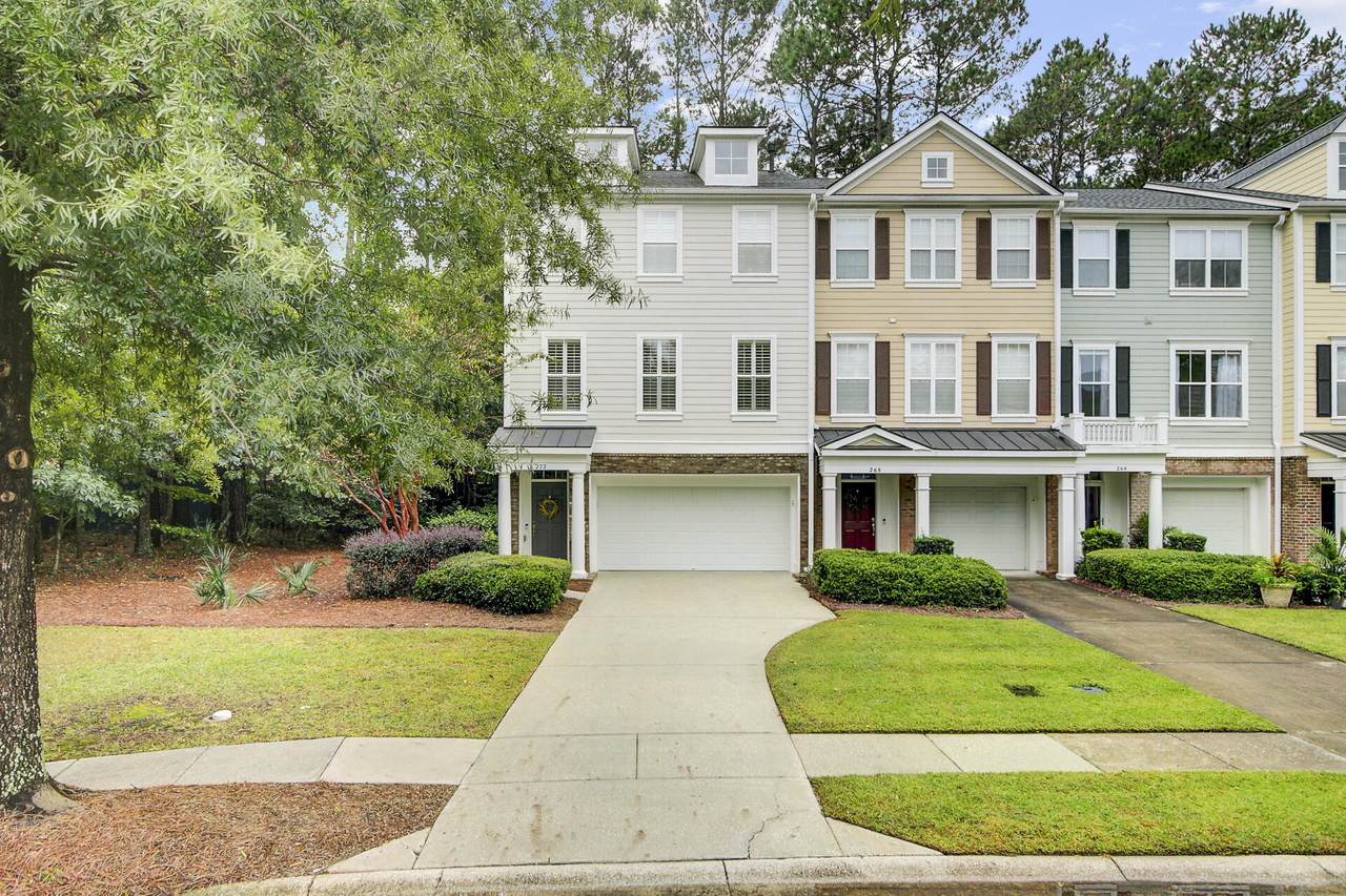 272 Fair Sailing Road - Photo 1