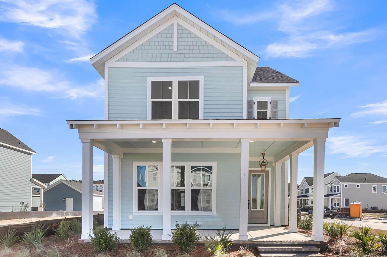 741 Blueway Avenue - Photo 1