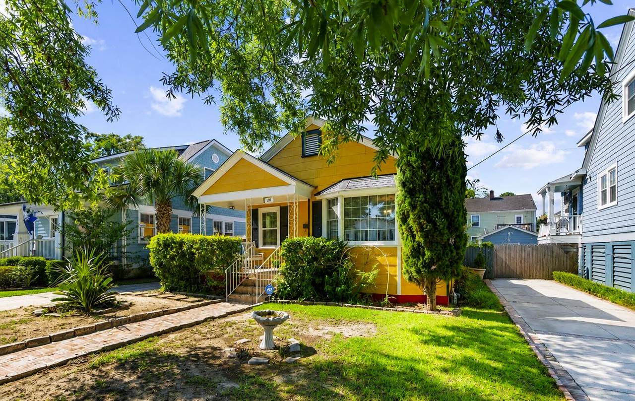 26 Alberta Avenue - Photo 1