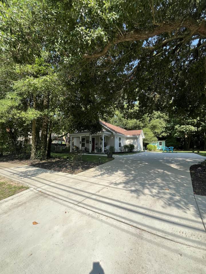 https://bt-photos.global.ssl.fastly.net/charleston/1280_boomver_3_26016818-2.jpg