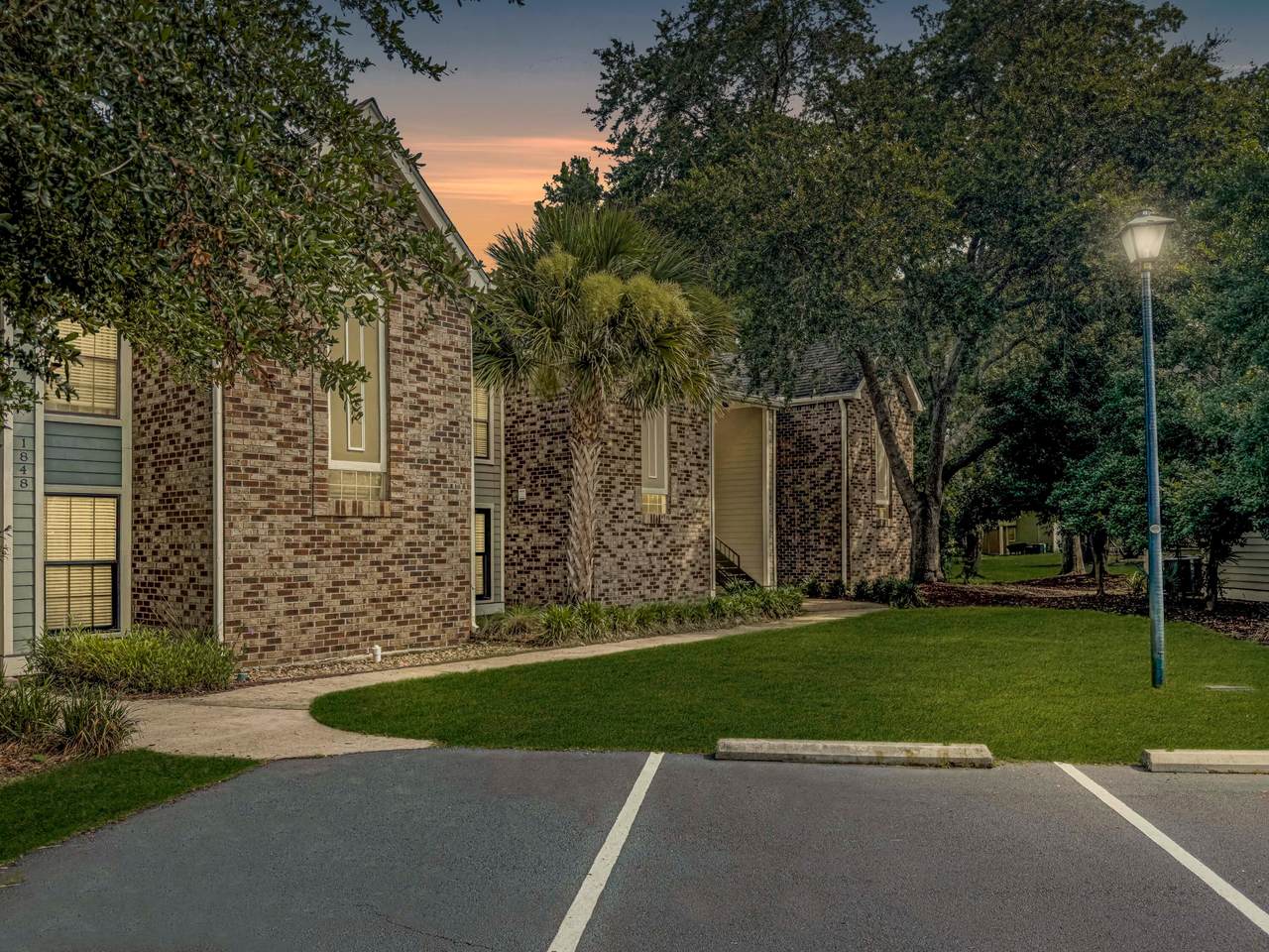 https://bt-photos.global.ssl.fastly.net/charleston/1280_boomver_3_26020949-2.jpg