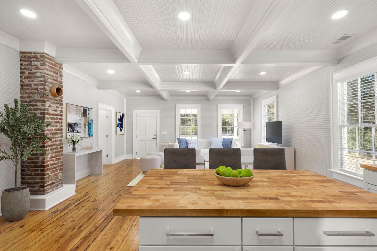 7810 Oakville Road - Photo 1