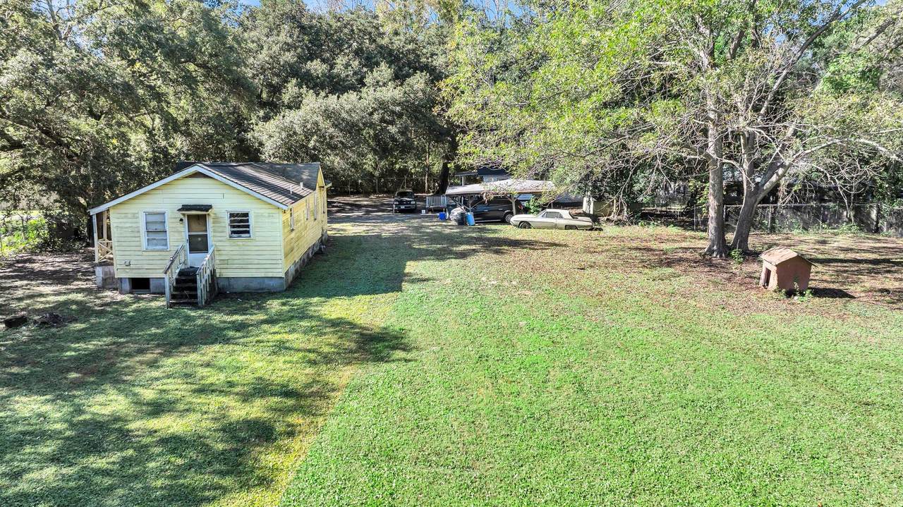 1860/1858 Taberwood Circle - Photo 1