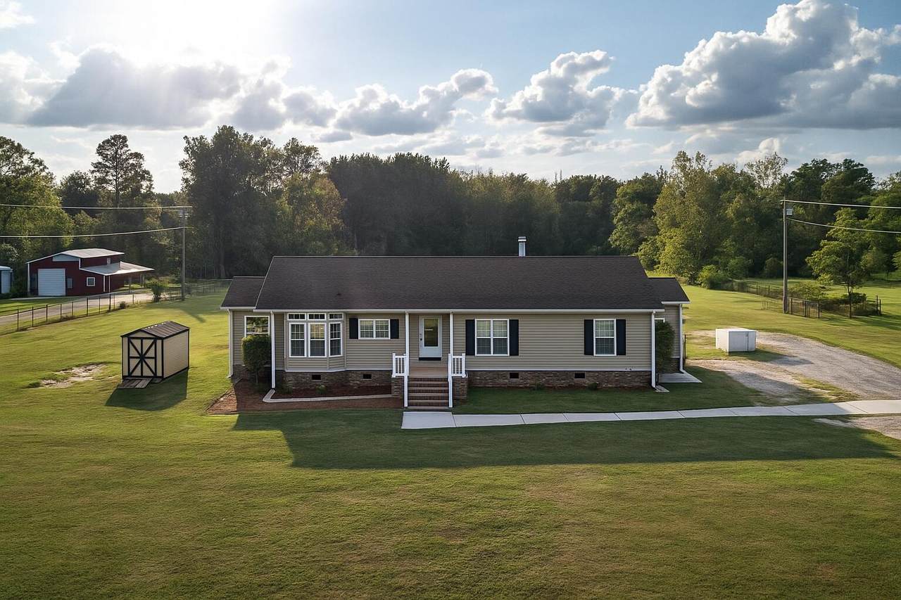 210 Belfast Avenue - Photo 1