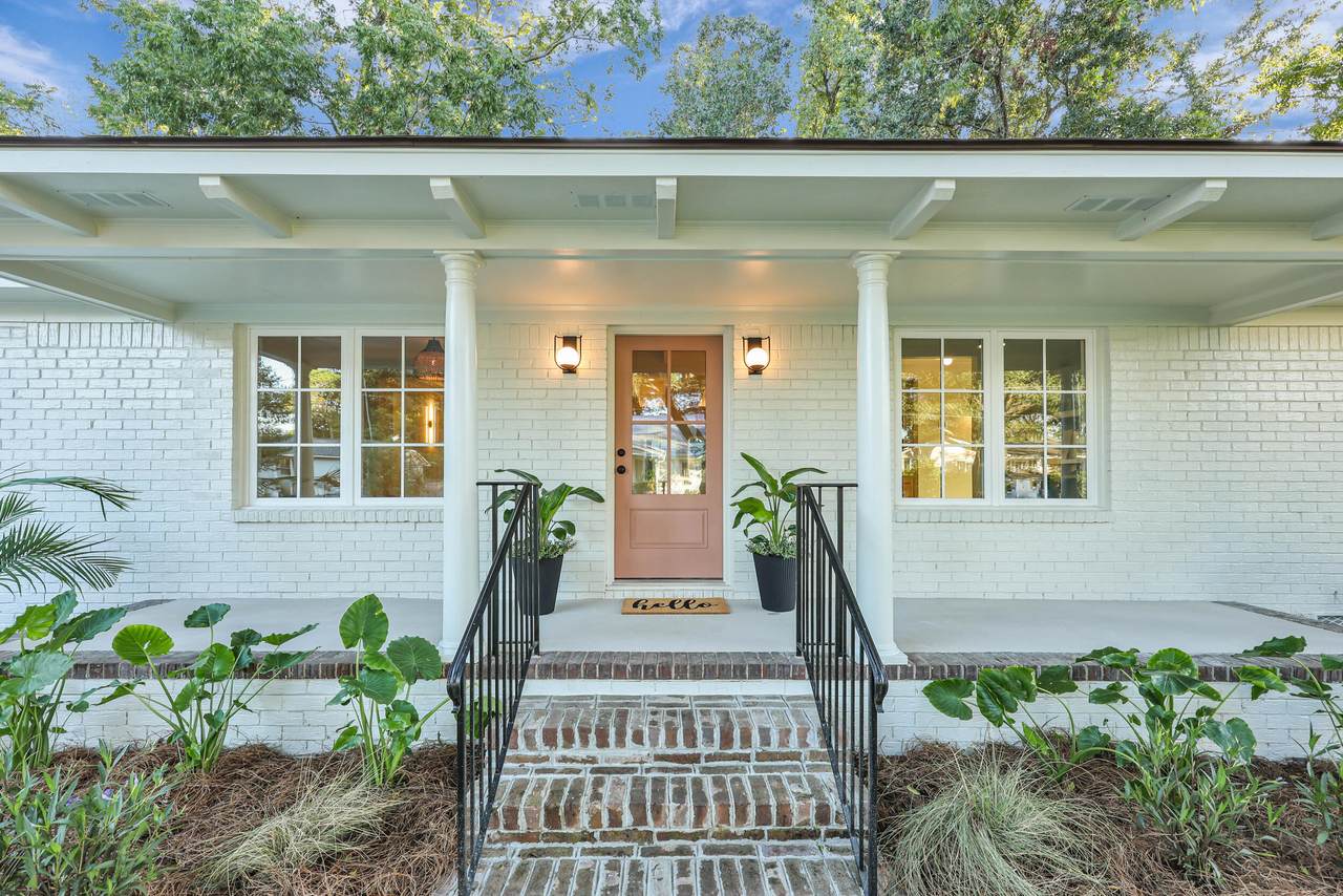 1452 Glencoe Drive - Photo 1