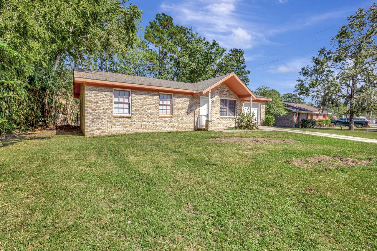 1200 Margaret Drive - Photo 1