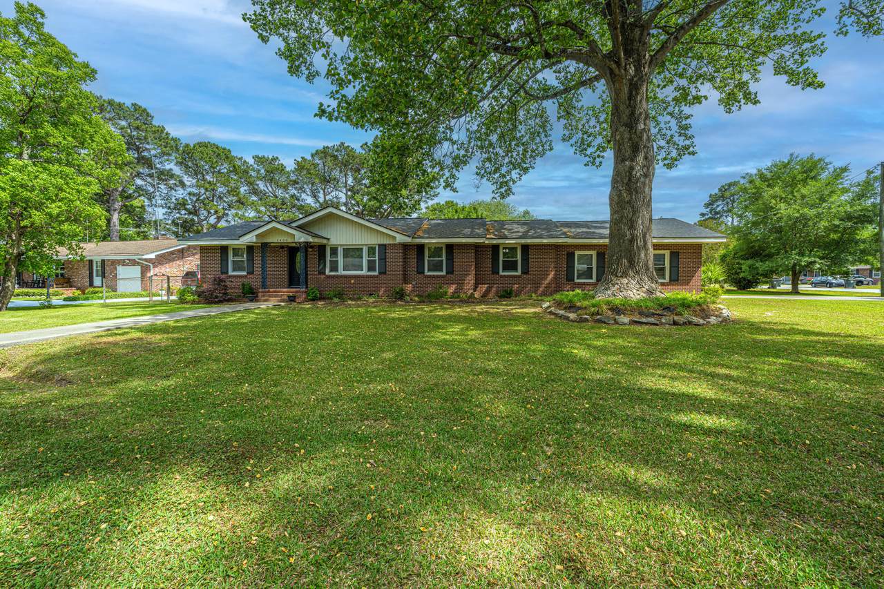 1400 Lenevar Drive - Photo 1