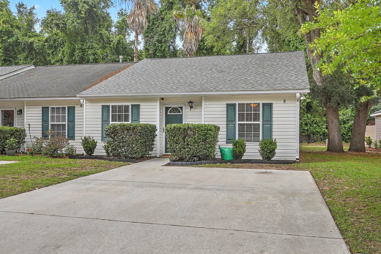 1670 Dexter Lane - Photo 1