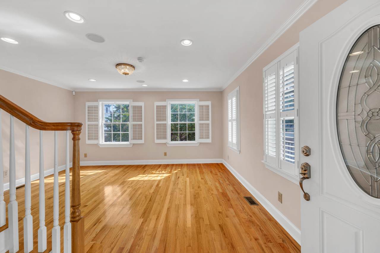 https://bt-photos.global.ssl.fastly.net/charleston/1280_boomver_4_26019264-2.jpg