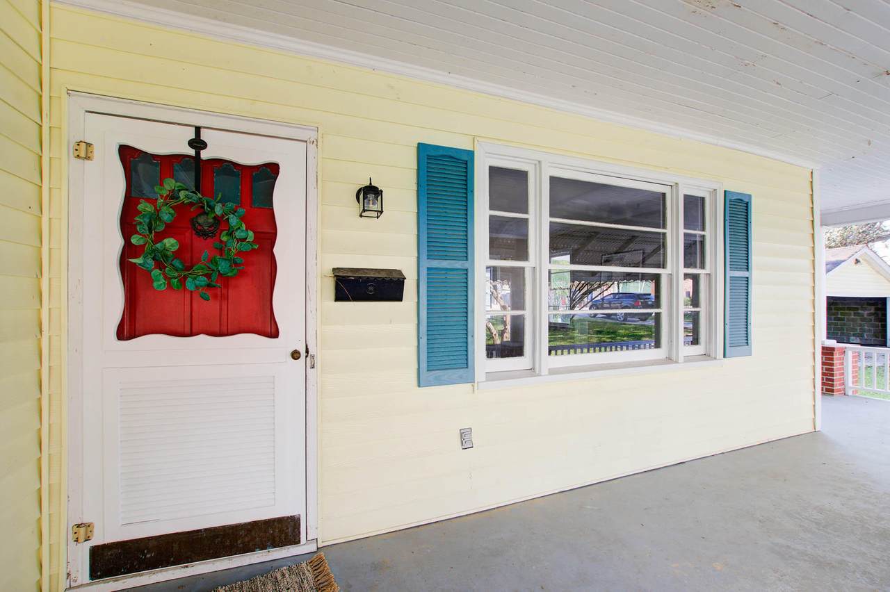 400 Parler Avenue - Photo 1