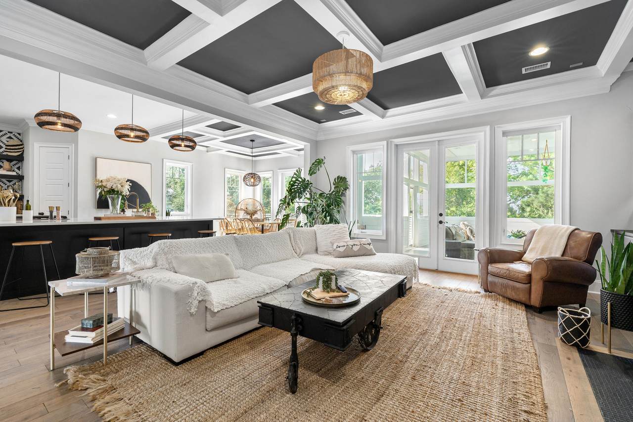 575 Lynne Avenue - Photo 1