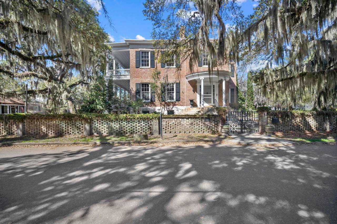 604 Pinckney Street - Photo 1