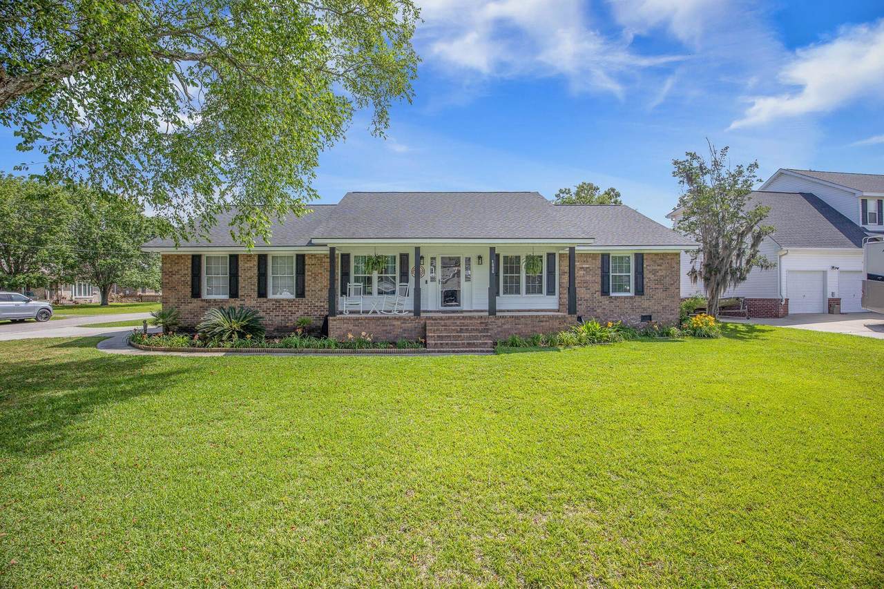 1606 Waterside Boulevard - Photo 1