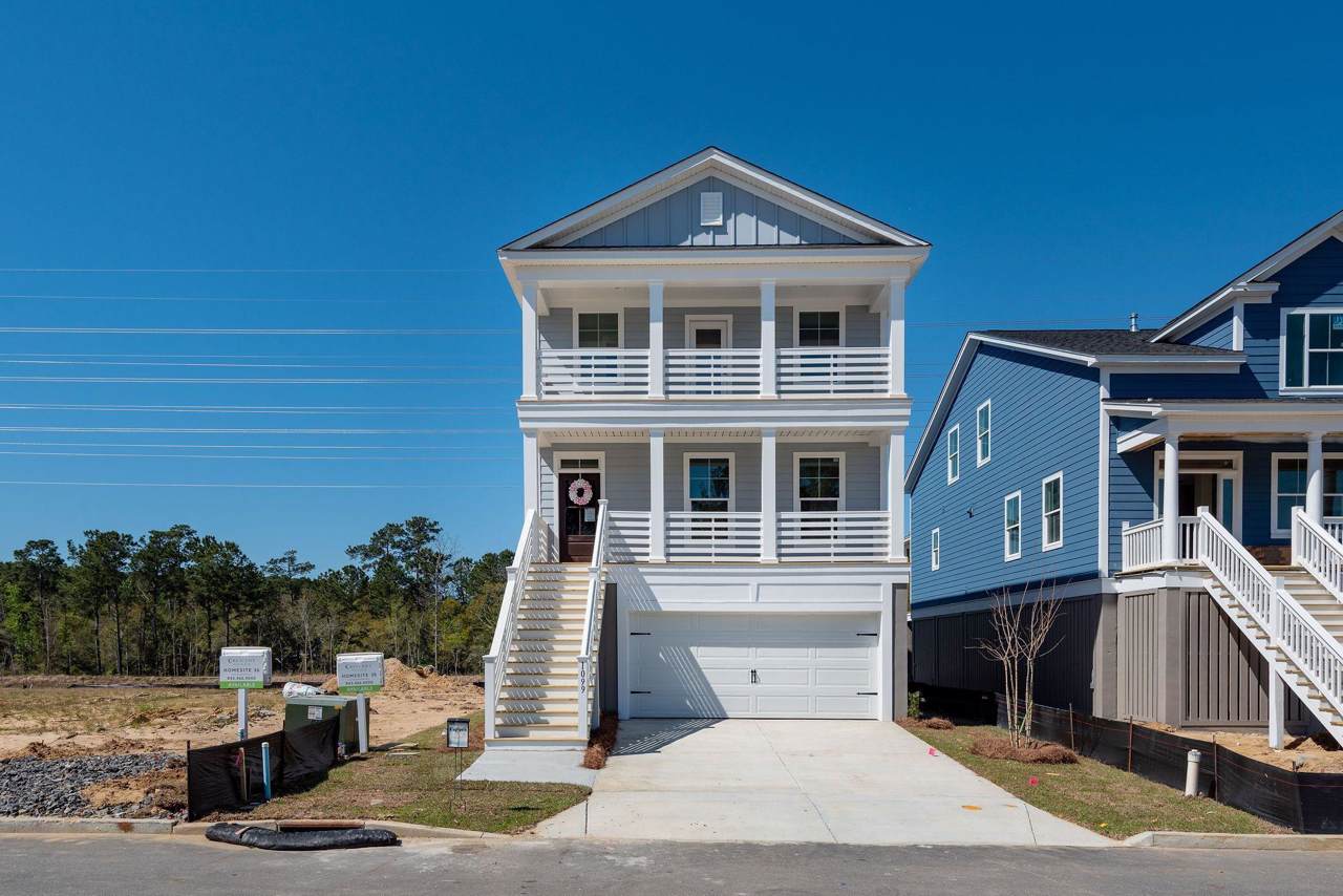 1099 Oak Bluff Avenue - Photo 1