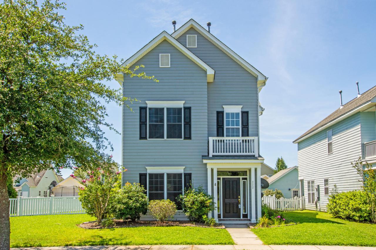 111 Amaranth Avenue - Photo 1