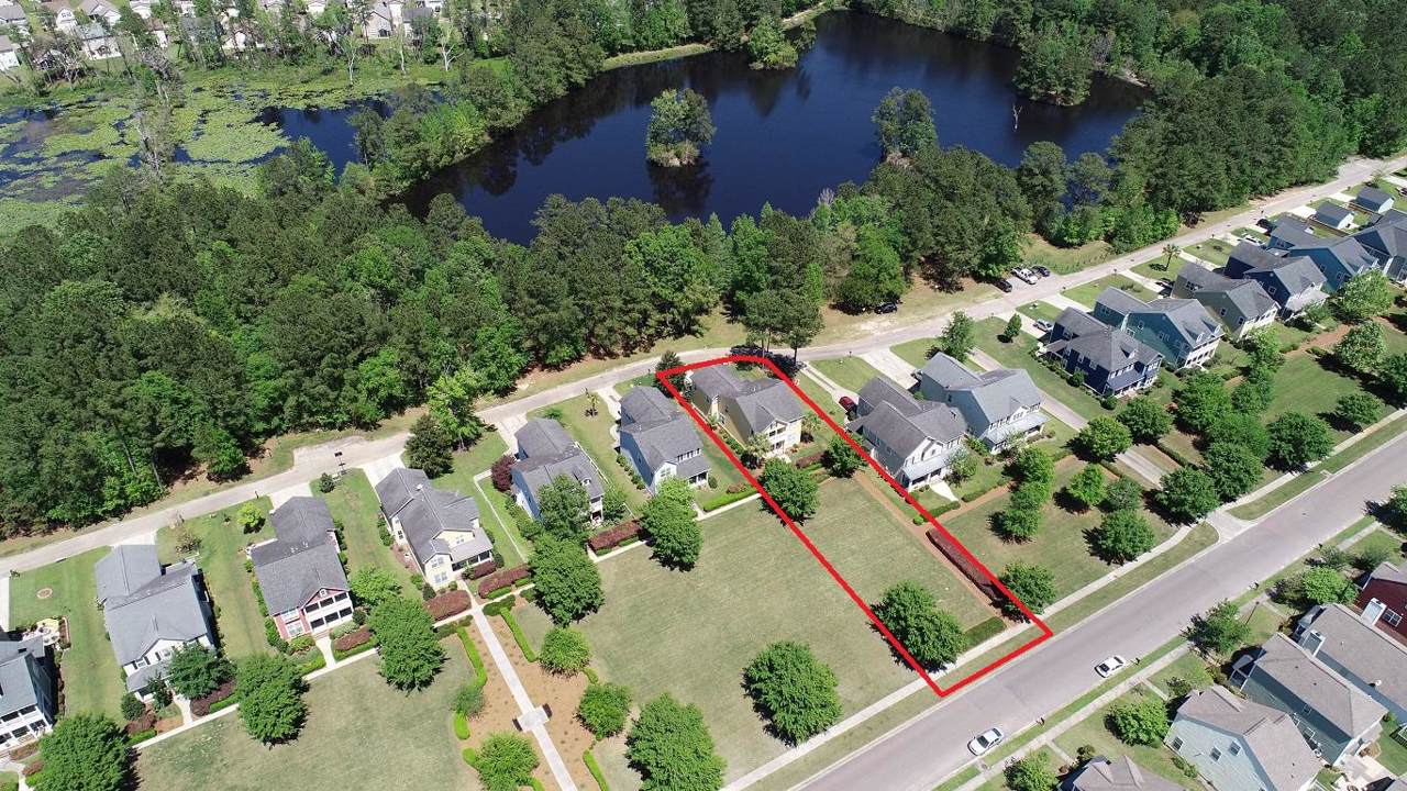 124 Red Leaf Boulevard - Photo 1
