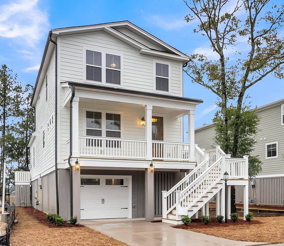 1153 Oak Bluff Avenue - Photo 1