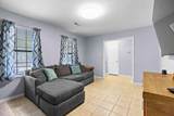 317 Dorchester Manor Boulevard - Photo 5