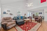 940 Estates Boulevard - Photo 7