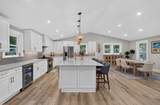 1055 Royalist Road - Photo 14