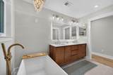 1055 Royalist Road - Photo 32