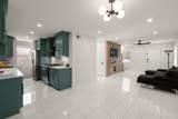 31 Woodleaf Court - Photo 10