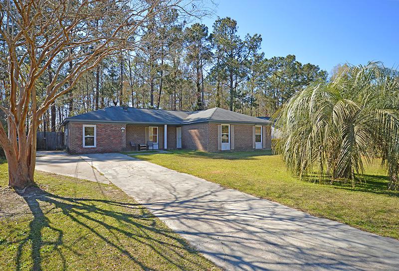 446 Longleaf Dr, Summerville, SC 29483 (#17007838) :: The Cassina Group