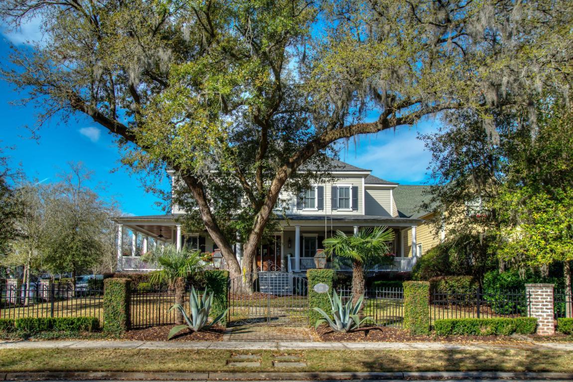 231 Delahow Street - Photo 1