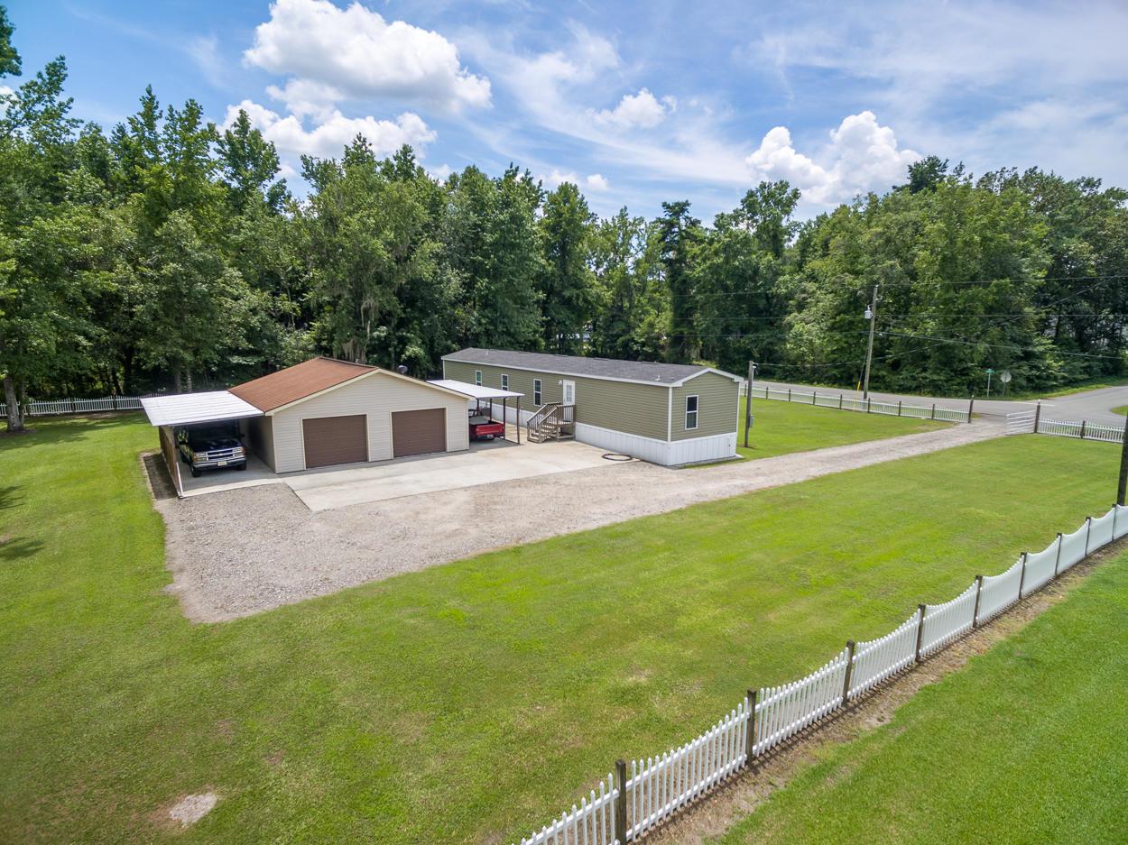 111 Holbrook Drive - Photo 1