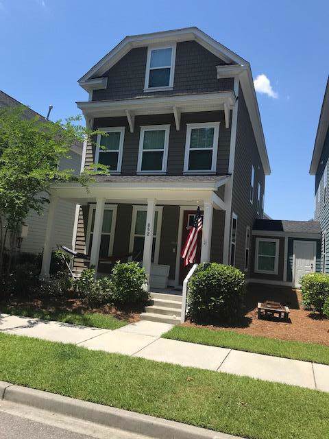 852 Rue Drive - Photo 1