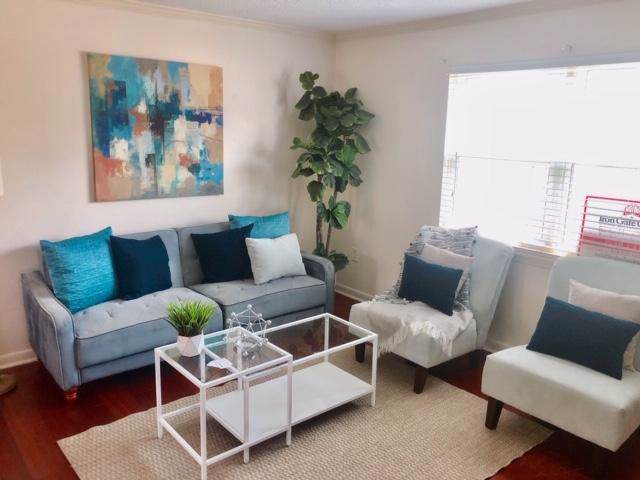 415 Parkdale Dr - Photo 1