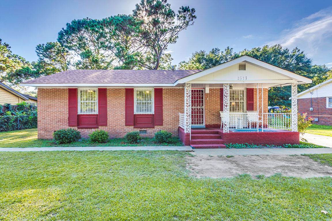 1517 Secessionville Road - Photo 1