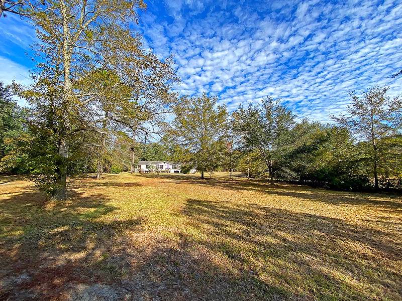 324 Pioneer Trail - Photo 1