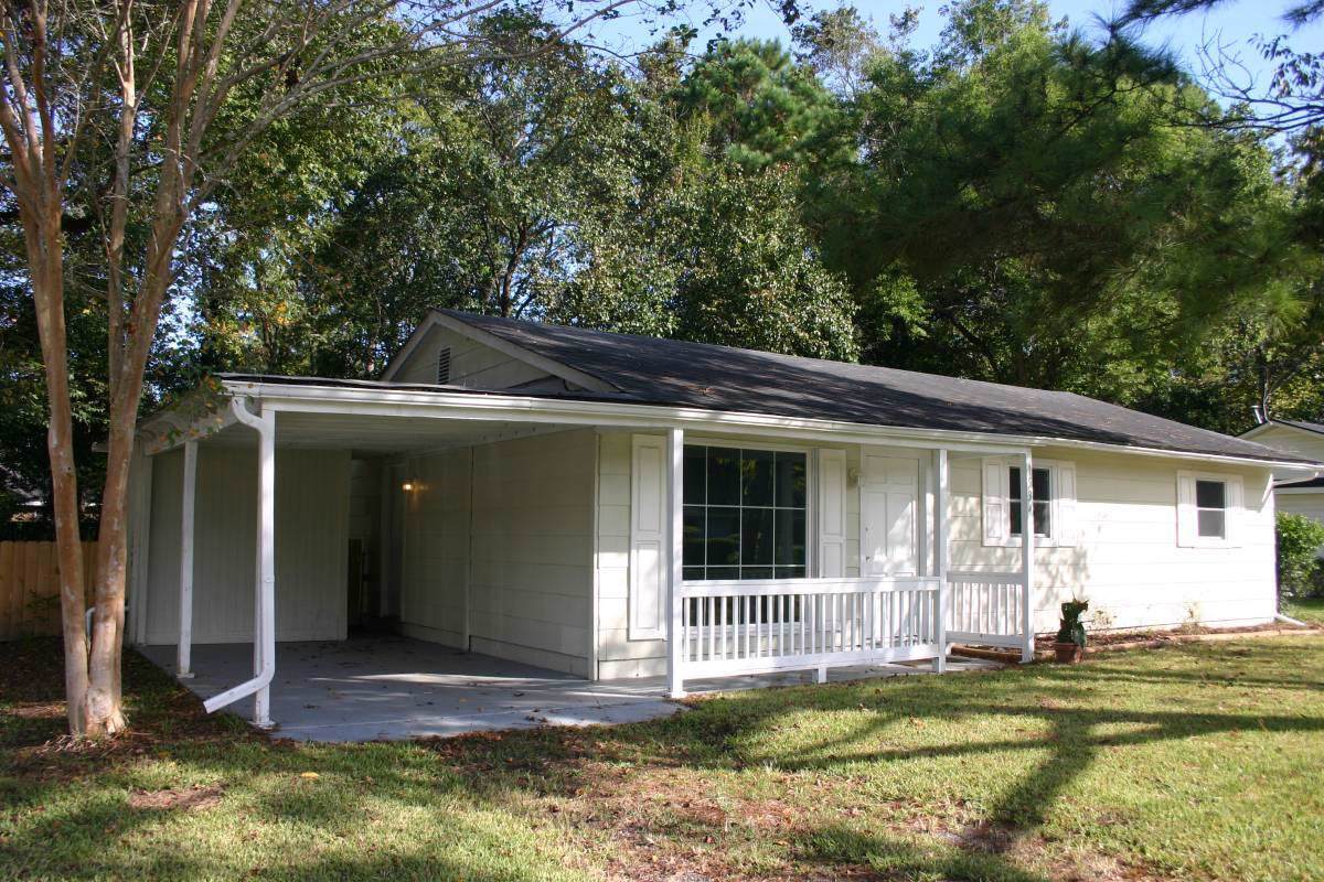 1534 Robinhood Drive - Photo 1
