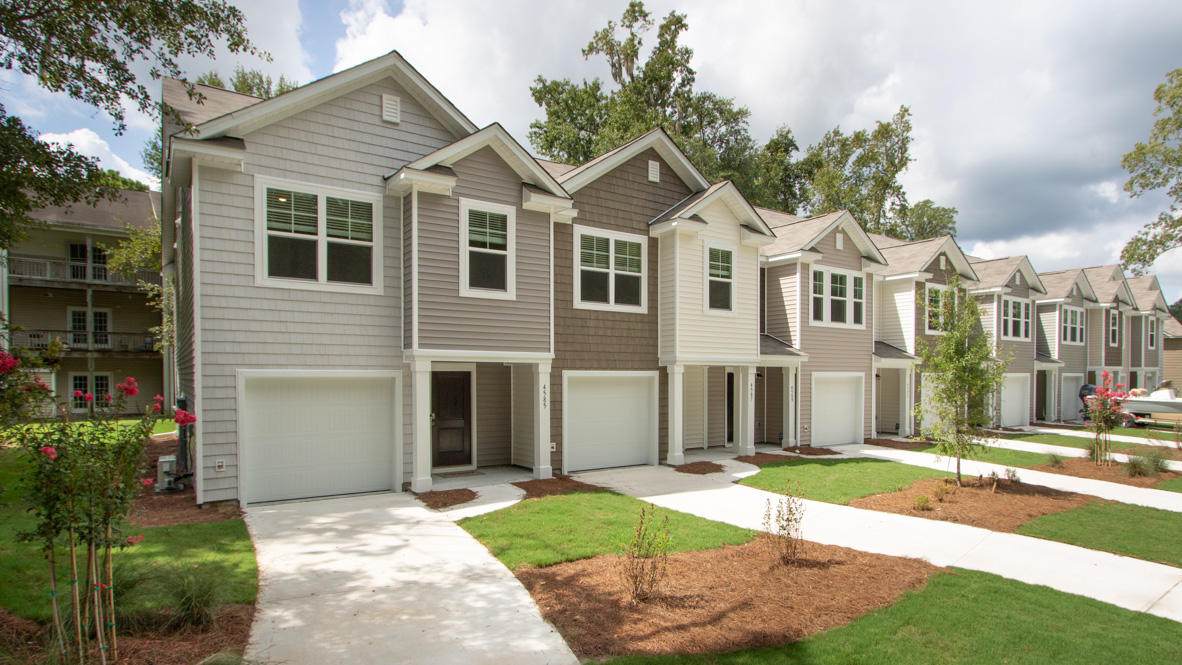 4685 Palm View Circle - Photo 1