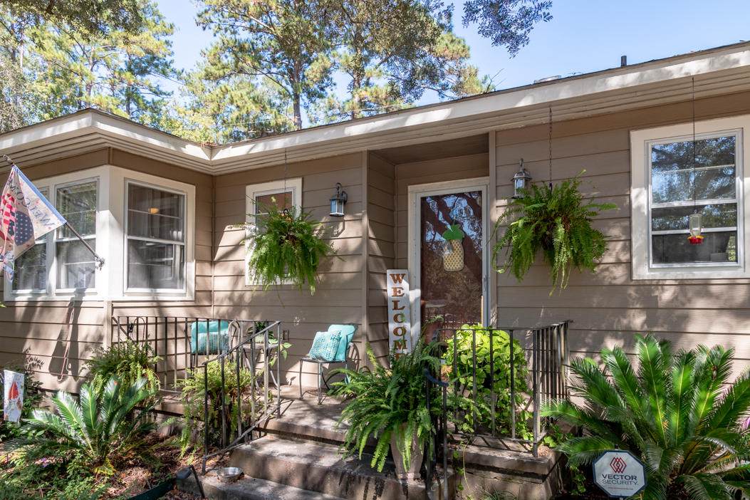 128 Lakeside Drive - Photo 1