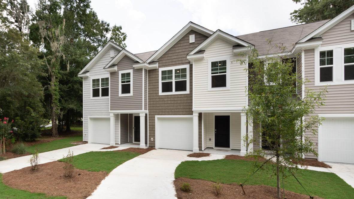 4706 Palm View Circle - Photo 1