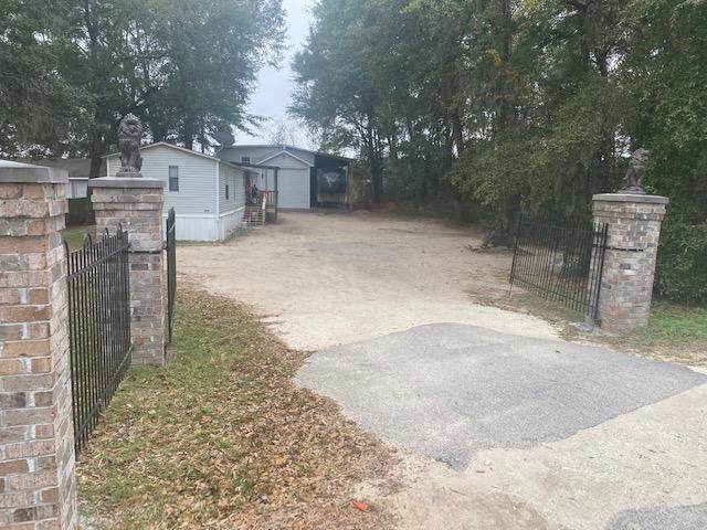 995 Pinefield Drive - Photo 1