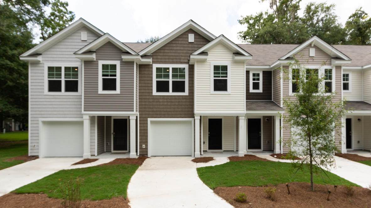 4712 Palm View Circle - Photo 1
