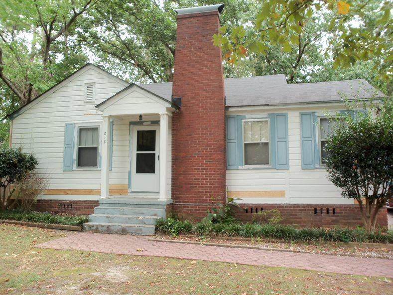 212 Arbor Drive - Photo 1