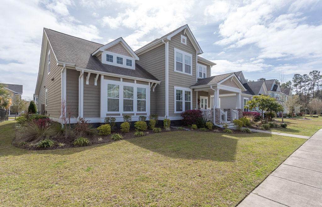 706 Quintan Street - Photo 1