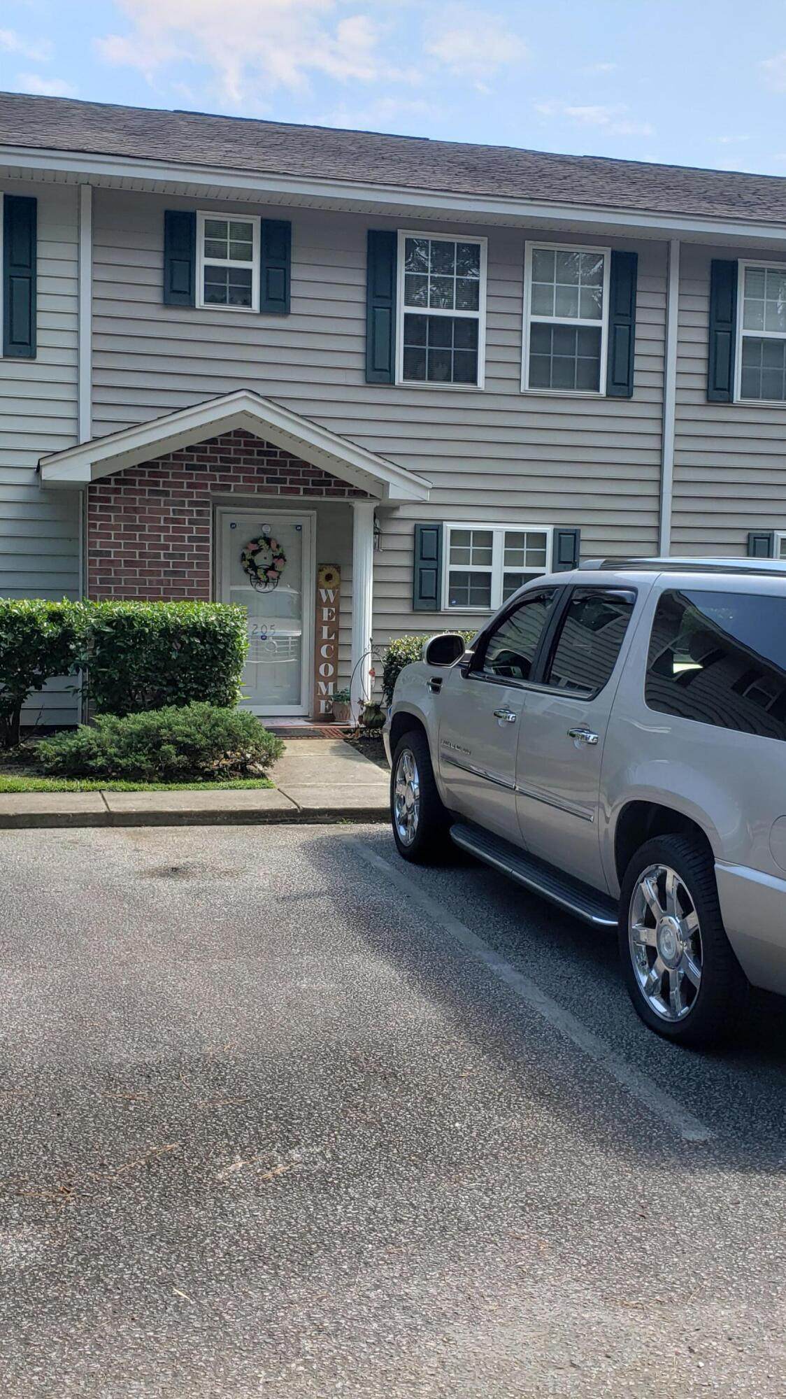 205 Amberwood Drive - Photo 1