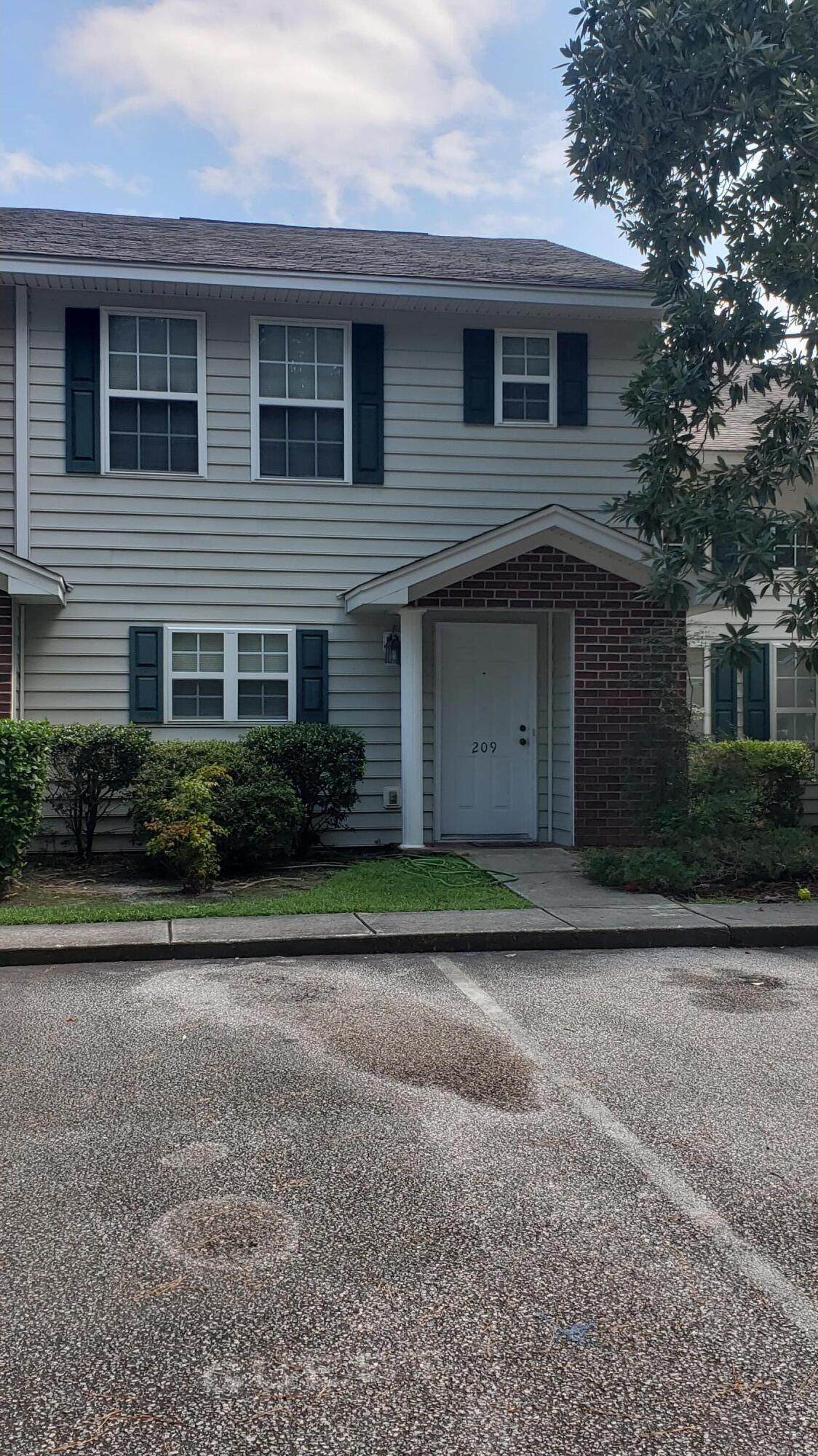 209 Amberwood Drive - Photo 1