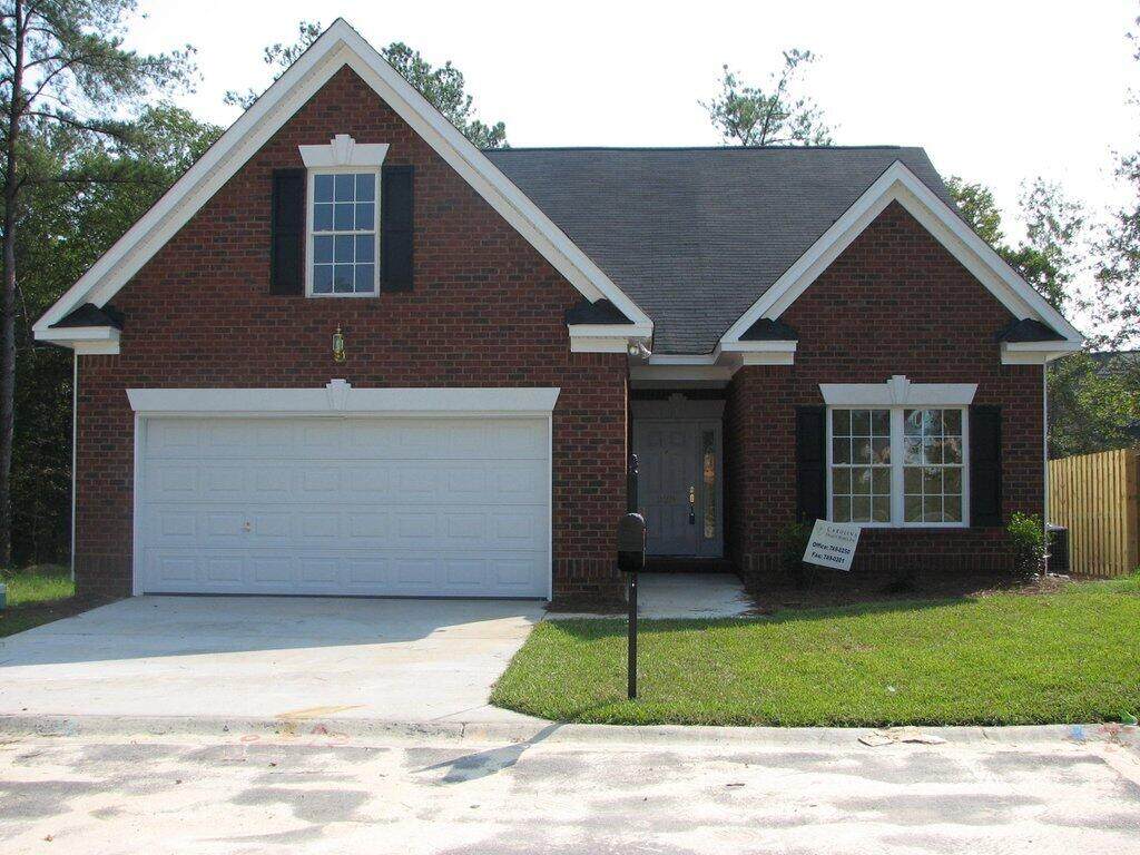 121 Pemberton Road - Photo 1