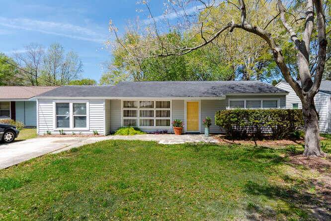 1210 Hawthorne Road - Photo 1