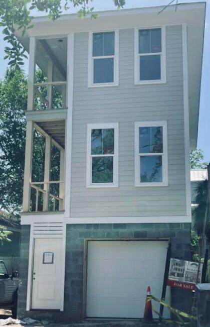 113 Drake Street - Photo 1