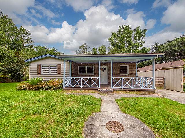 1520 Avalon Circle - Photo 1