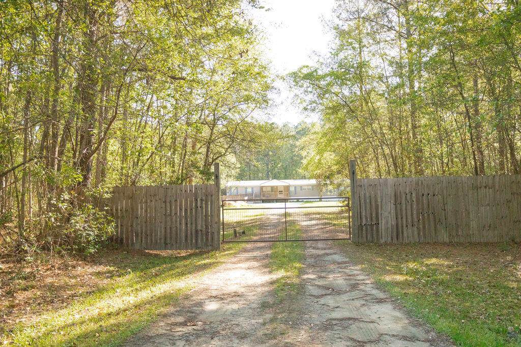 1172 Maple Ridge Road - Photo 1