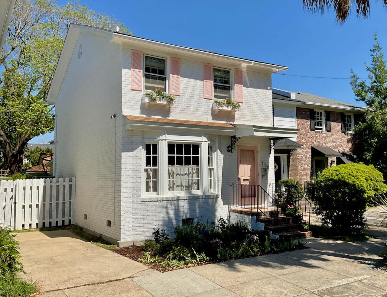 190 Queen Street - Photo 1